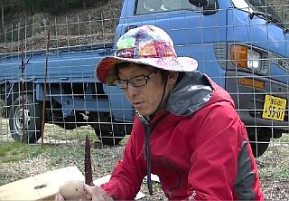イモ切ってます